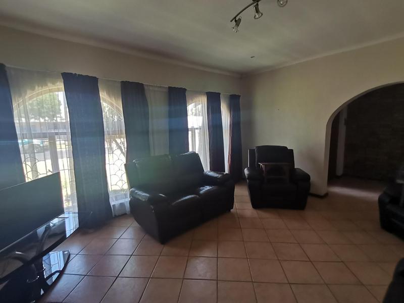 To Let 4 Bedroom Property for Rent in Tygerdal Western Cape